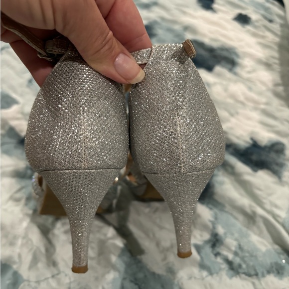 Delicacy Sparkly Shoes, Sz 9 - Picture 4 of 4
